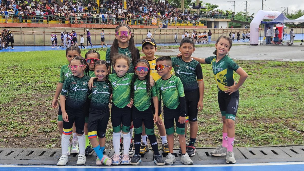 Patinadores sobresalen en Copa Star 2025 — imagen 3 de 3