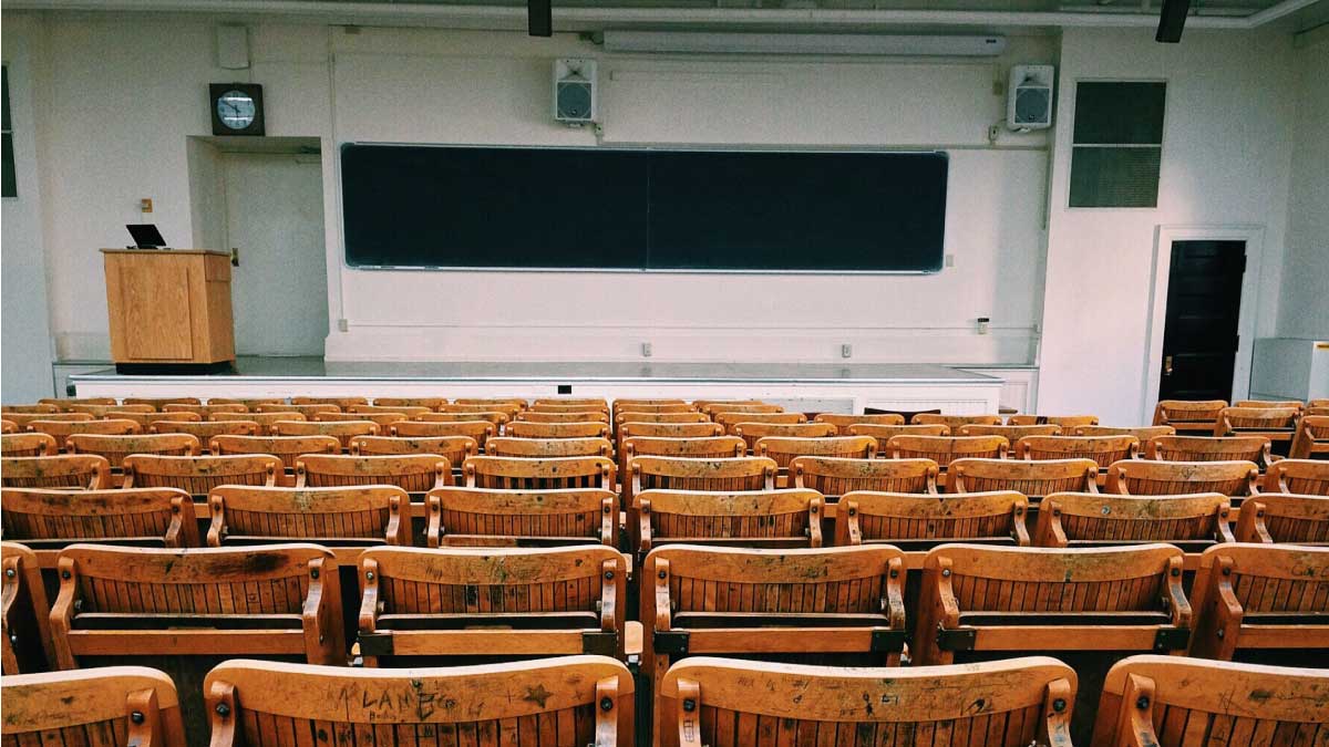¿Por qué no hay programas de derecho virtual?