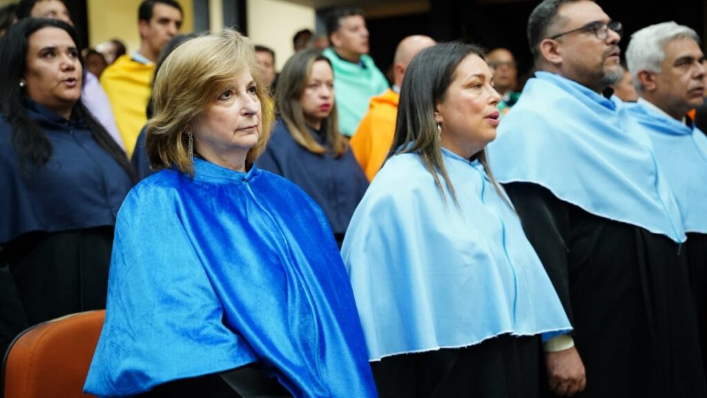 Primer Doctorado Honoris Causa que transforma la educación — imagen 1 de 27