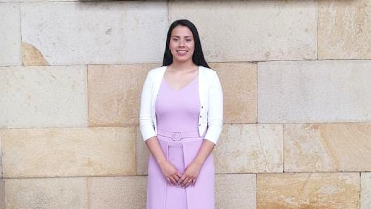 Psicóloga logra beca internacional con proyecto innovador — imagen 2 de 2