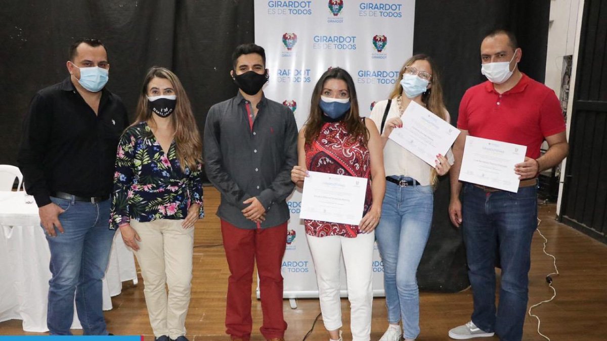 Reconocimiento a los finalistas — imagen 2 de 3