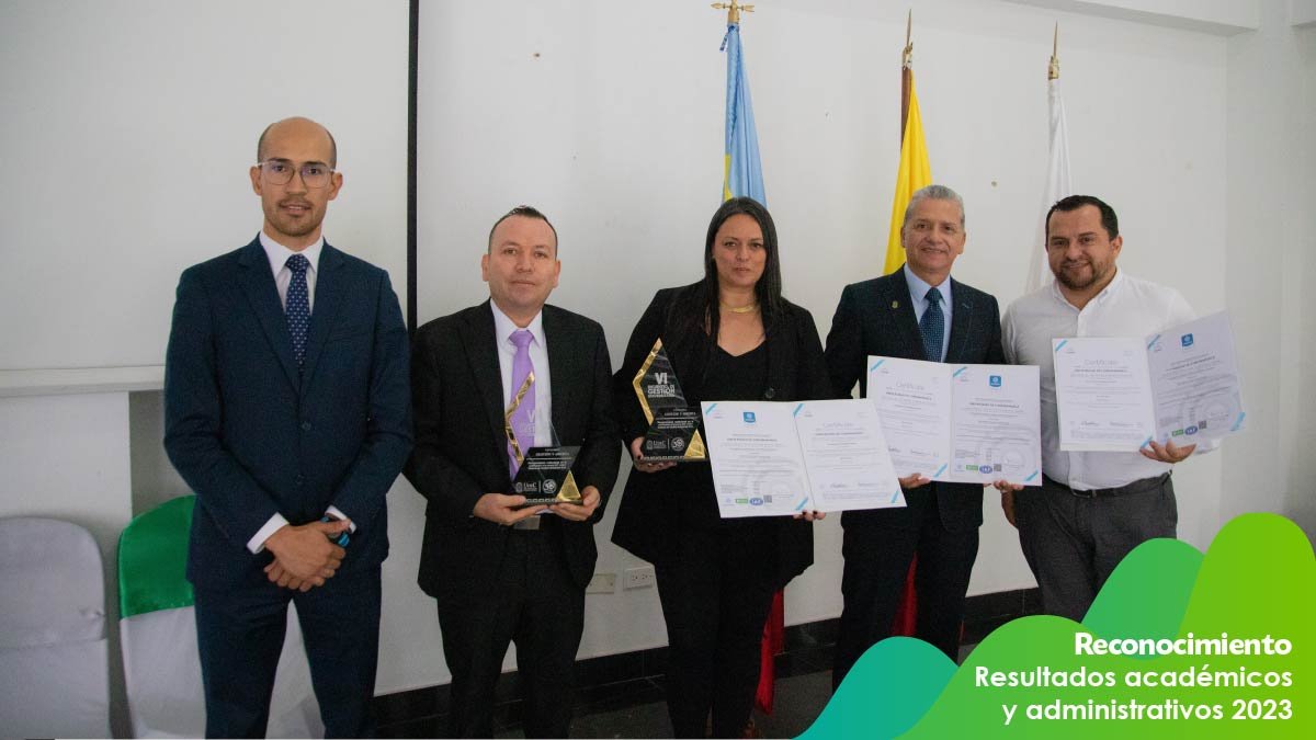 Reconocimiento a los resultados académicos y administrativos — imagen 16 de 41