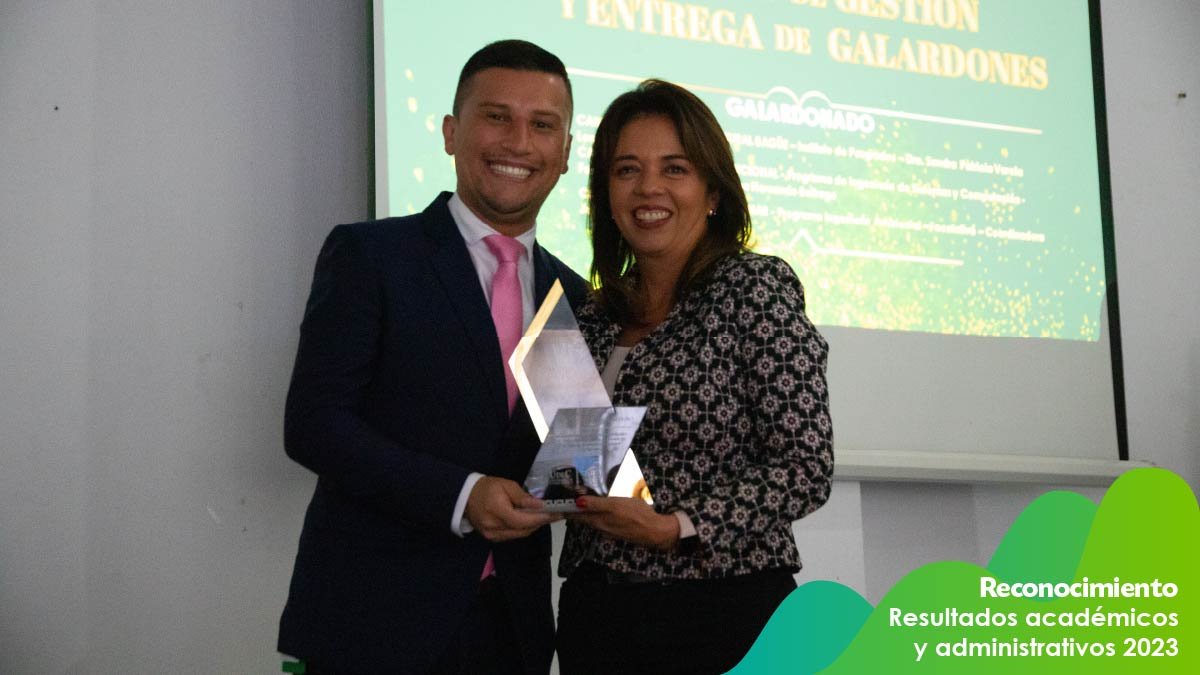 Reconocimiento a los resultados académicos y administrativos — imagen 33 de 41