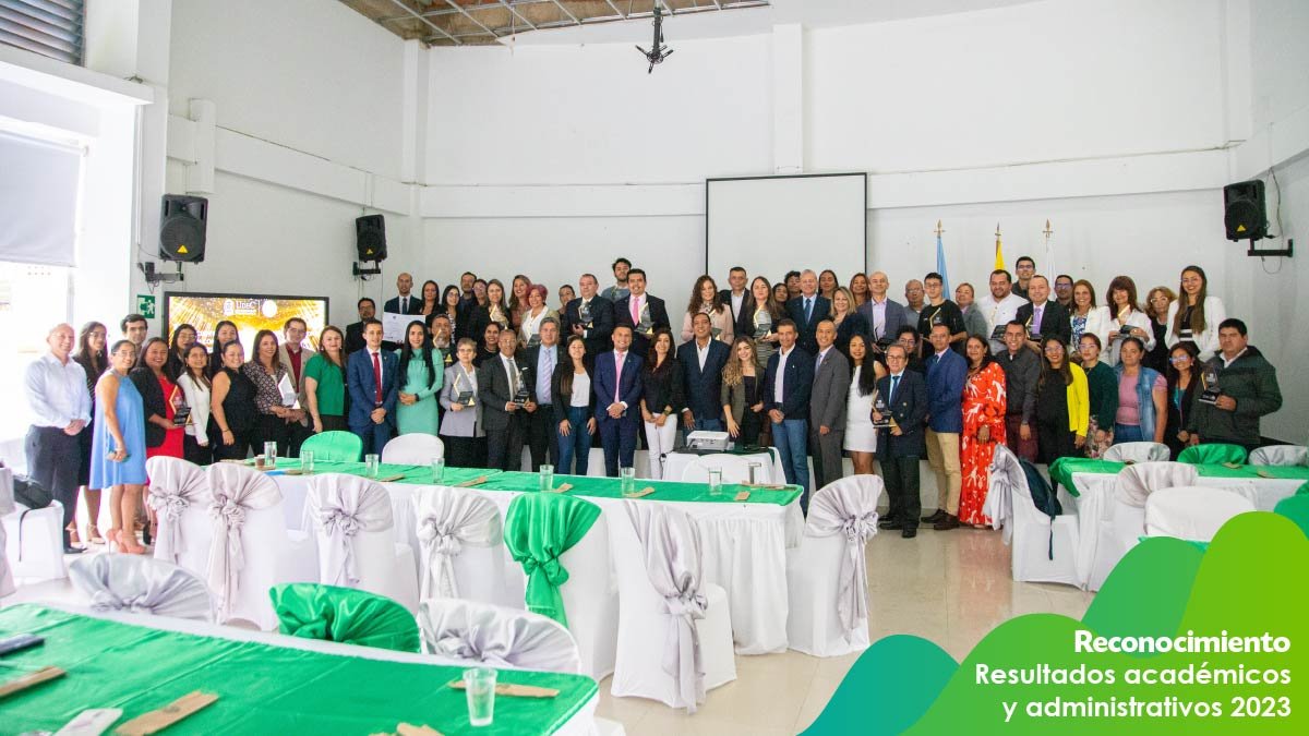 Reconocimiento a los resultados académicos y administrativos — imagen 41 de 41