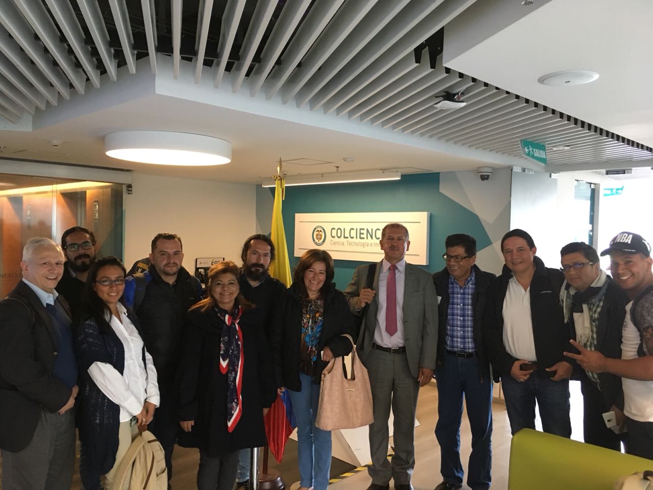Sesión de trabajo equipo investigadores en Colciencias, programa Colombia BIO — imagen 2 de 3 Sesión de trabajo equipo investigadores en Colciencias, programa Colombia BIO — imagen 2 de 3