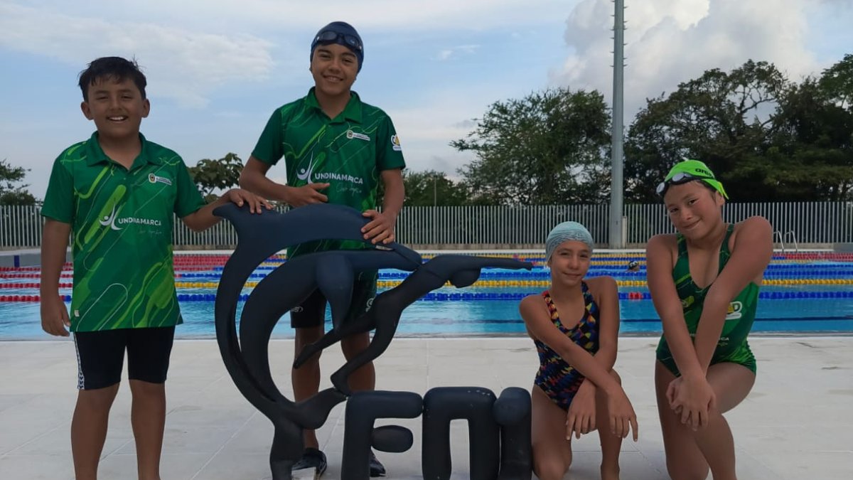Sobresaliente actuación de nadadores en Ibagué — imagen 2 de 3
