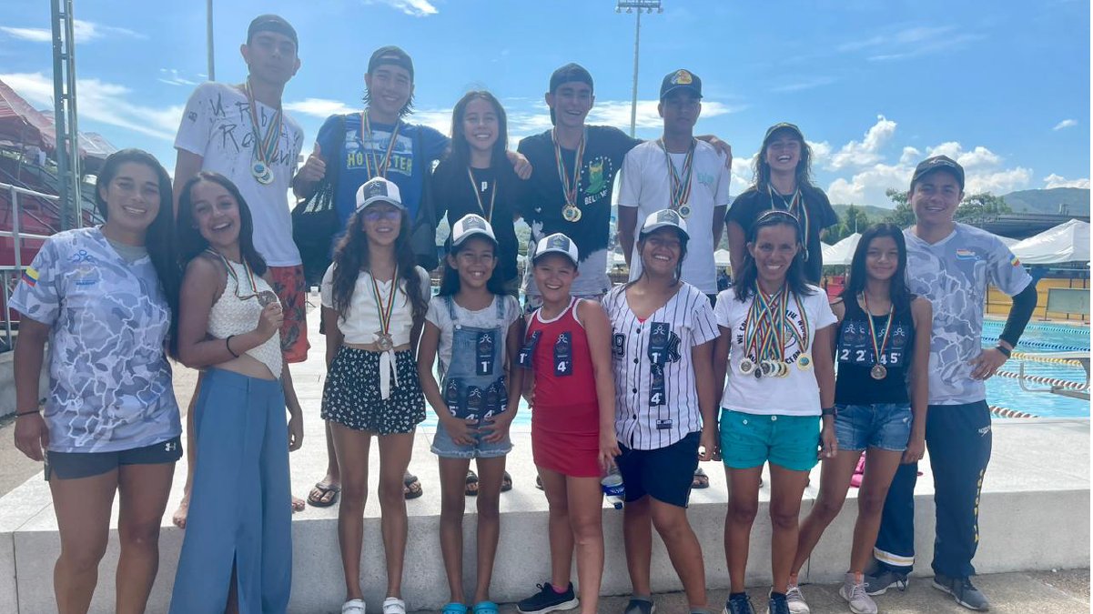 Tres medallas de oro en torneo de natación — imagen 2 de 4