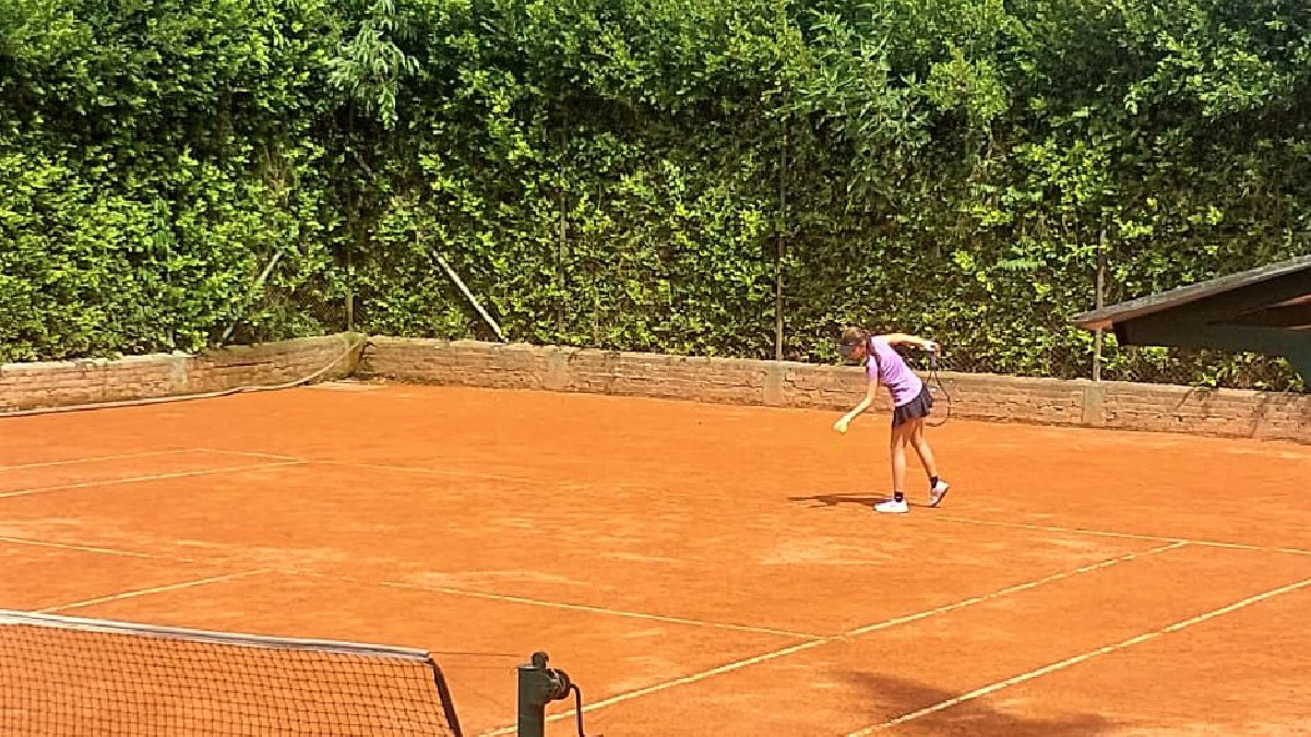 Triunfos destacados para el equipo de Tenis — imagen 2 de 5