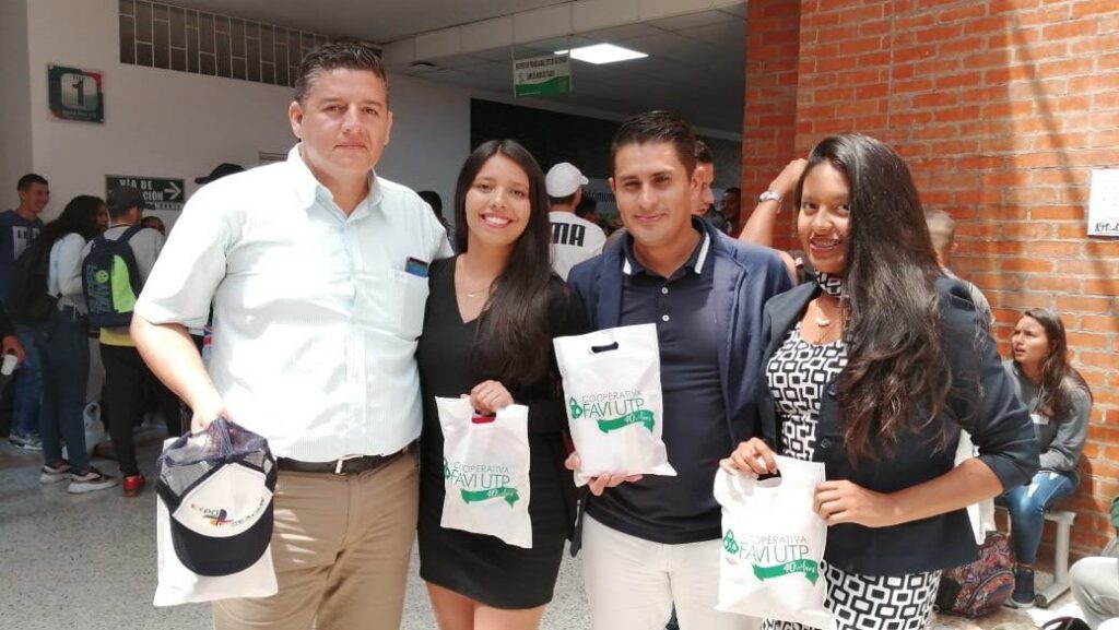 UCundinamarca presenta proyecto -Recreación y Tecnología- — imagen 1 de 7
