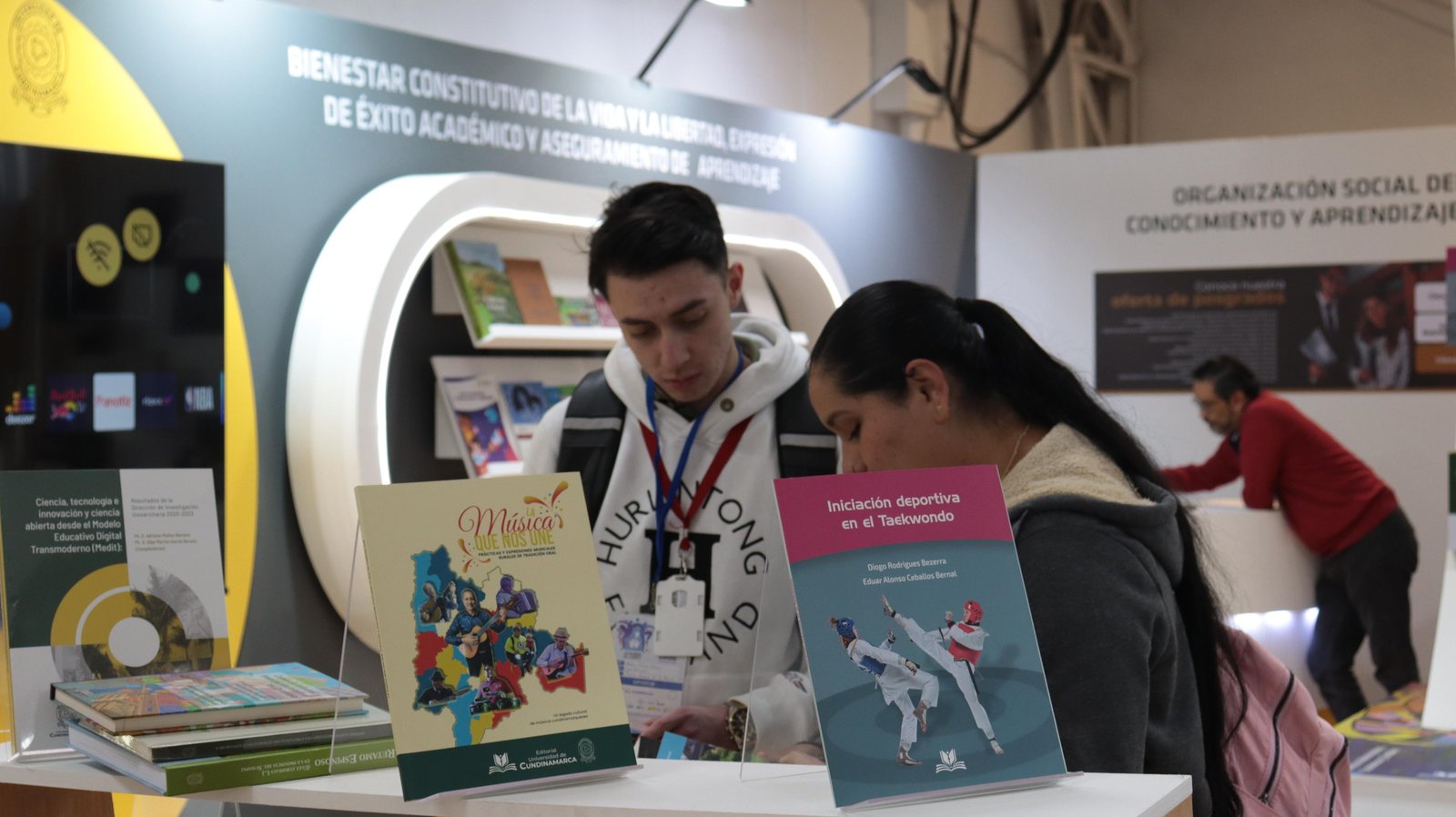 UCundinamarca presenta su visión Translocal y Transmoderna en Filbo 2025 — imagen 2 de 22