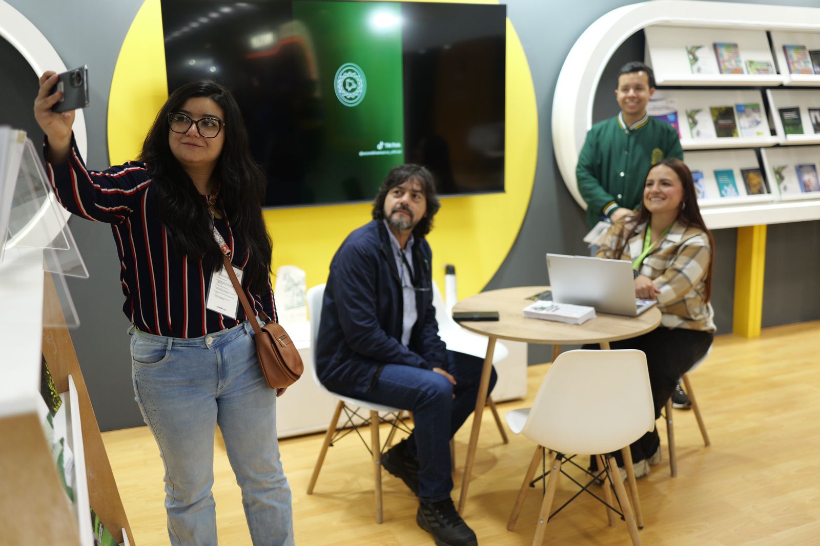 UCundinamarca presenta su visión Translocal y Transmoderna en Filbo 2025 — imagen 21 de 22