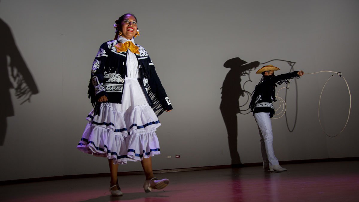 V Festival de Danzas Folclóricas Colombianas y I Muestra Folclórica Internacional — imagen 12 de 24