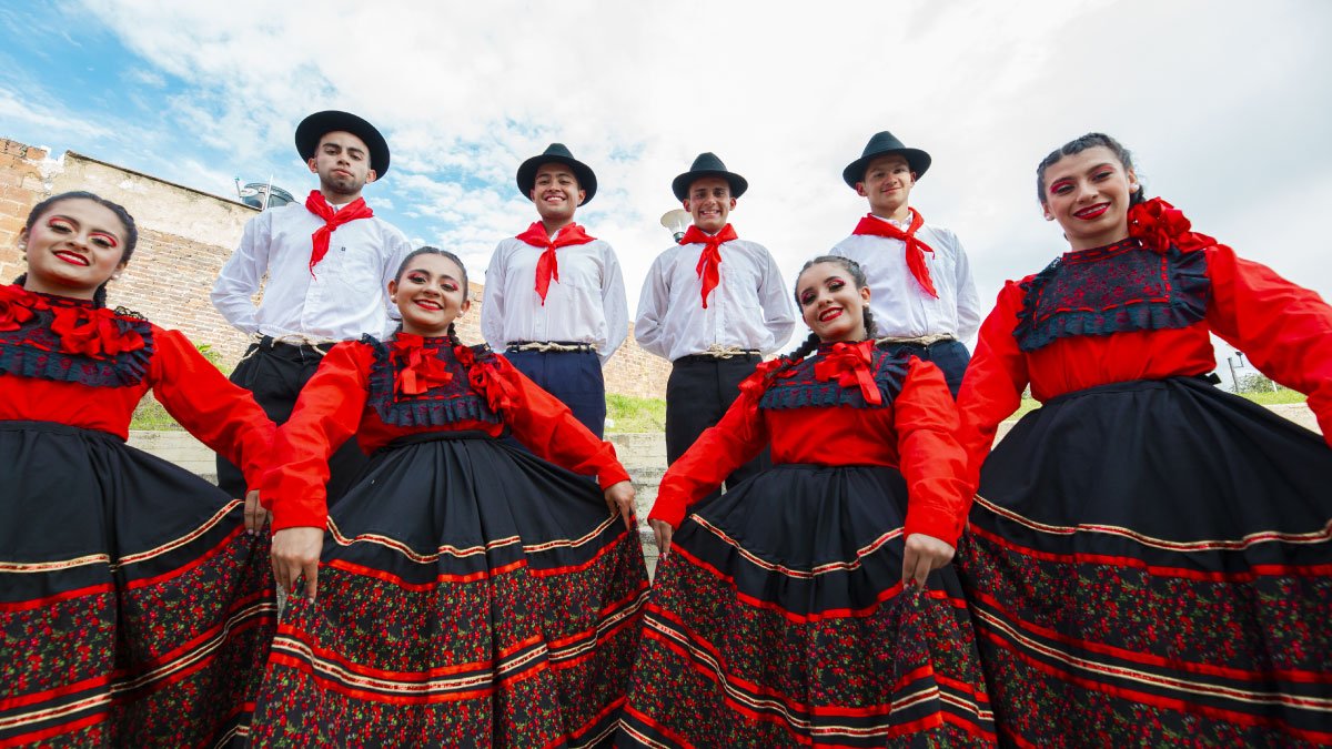 V Festival de Danzas Folclóricas Colombianas y I Muestra Folclórica Internacional — imagen 14 de 24