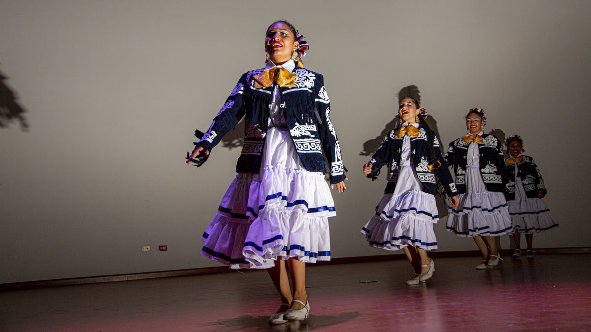 V Festival de Danzas Folclóricas Colombianas y I Muestra Folclórica Internacional — imagen 19 de 24