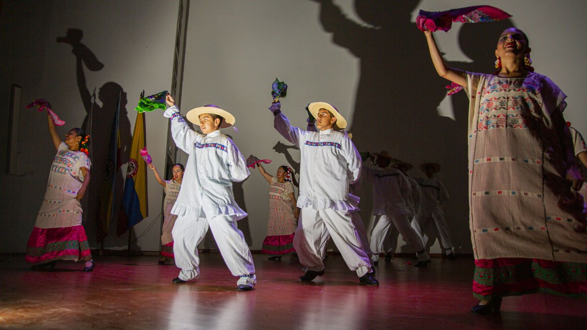 V Festival de Danzas Folclóricas Colombianas y I Muestra Folclórica Internacional — imagen 22 de 24