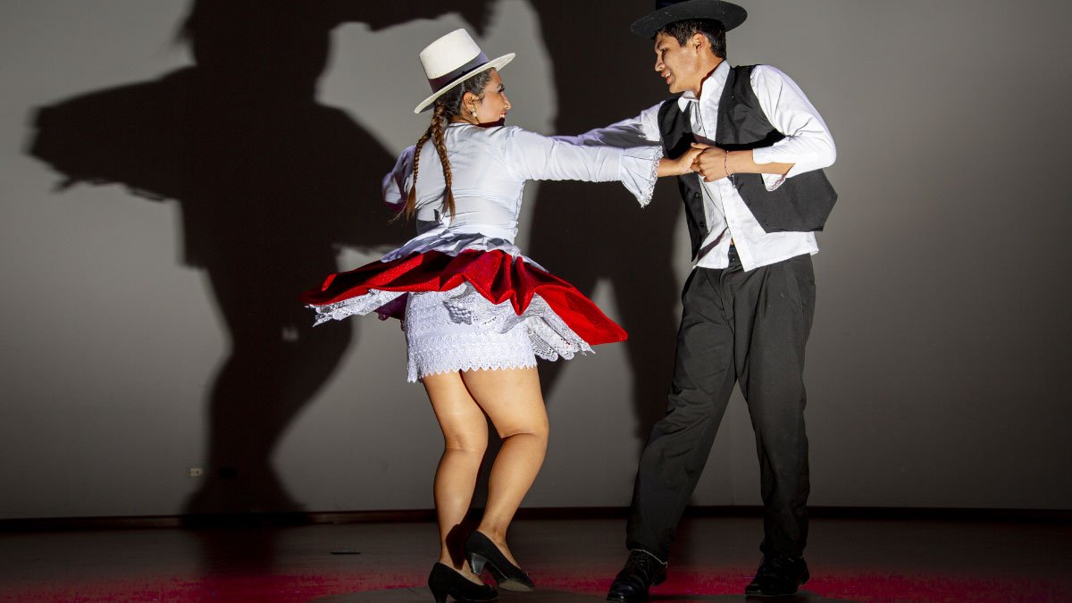 V Festival de Danzas Folclóricas Colombianas y I Muestra Folclórica Internacional — imagen 6 de 24