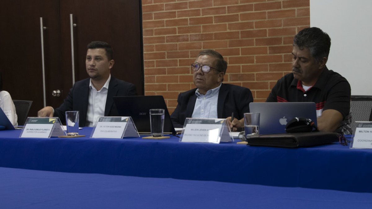 Visita de Par Colaborativo a la U. — imagen 2 de 5